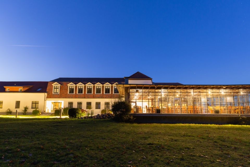 Außenansicht mit Wintergarten